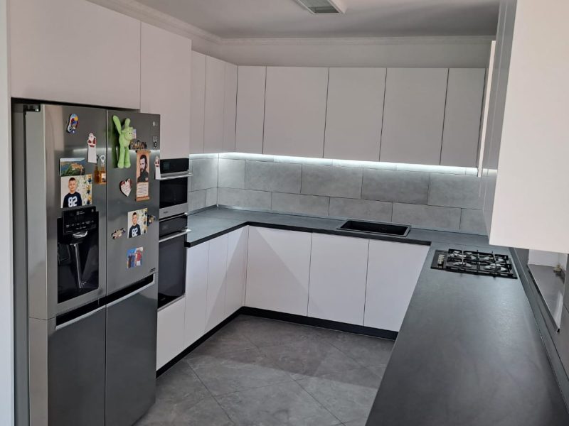 Bucatarie mdf alb mat push to open